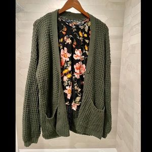 American Eagle Peplum tank & Knit sweater size M